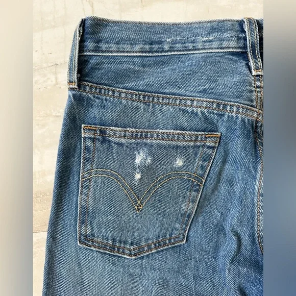 LEVI’S JEAN - Picture 6 of 6